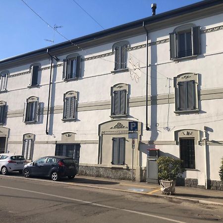 L' Appartamento Del Borgo - Parcheggio Riservato Pavía Exterior foto
