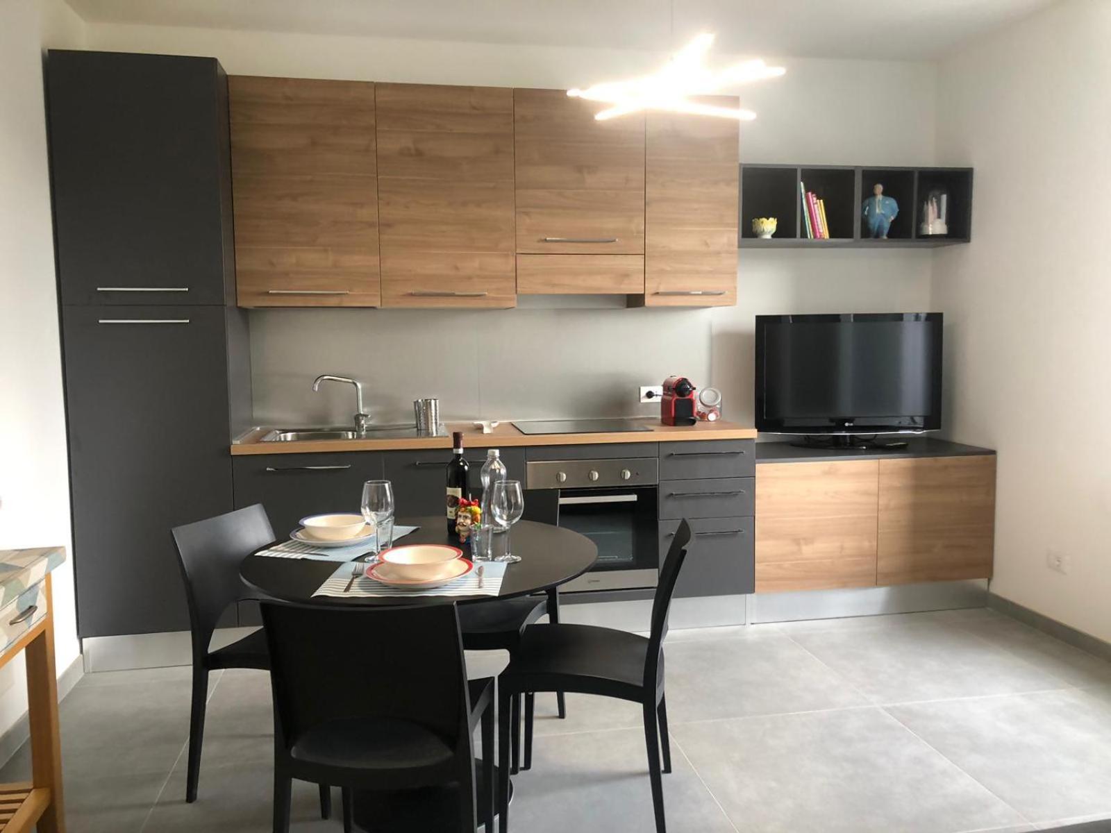 L' Appartamento Del Borgo - Parcheggio Riservato Pavía Exterior foto